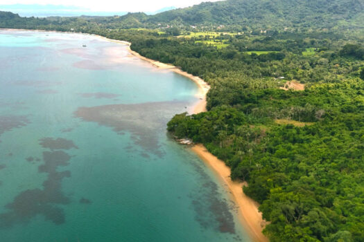 High-End Leisure Beach Estate with Crystal Sands